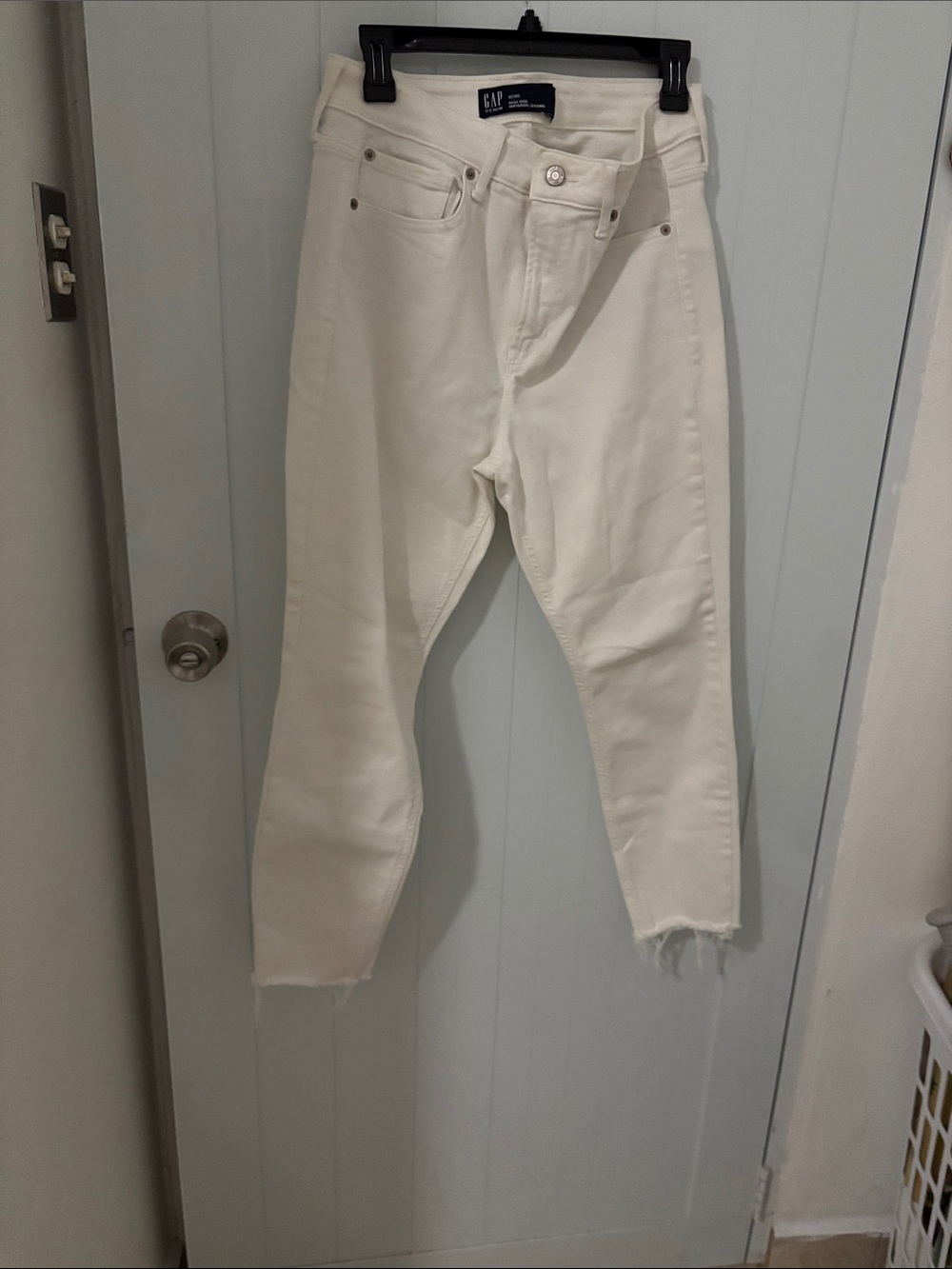 GAP Slim Straight Men's Jeans in Off-White
